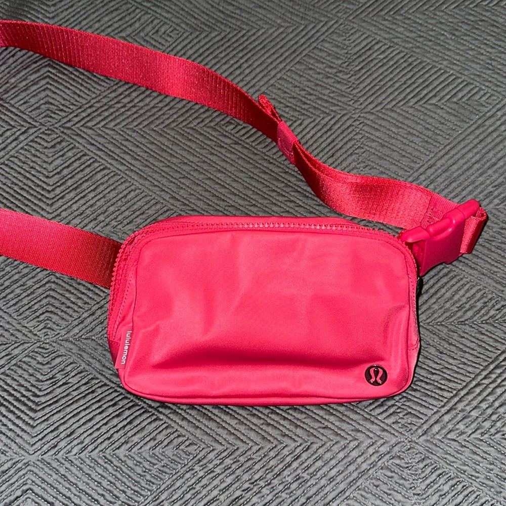 Lululemon 1L Everywhere Belt Bag